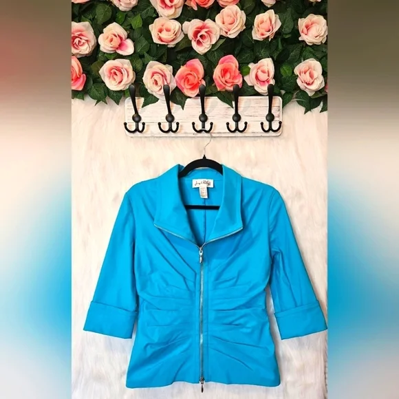 Joseph Ribkoff Ruched Cropped Zip Up Top - Picture 1 of 5